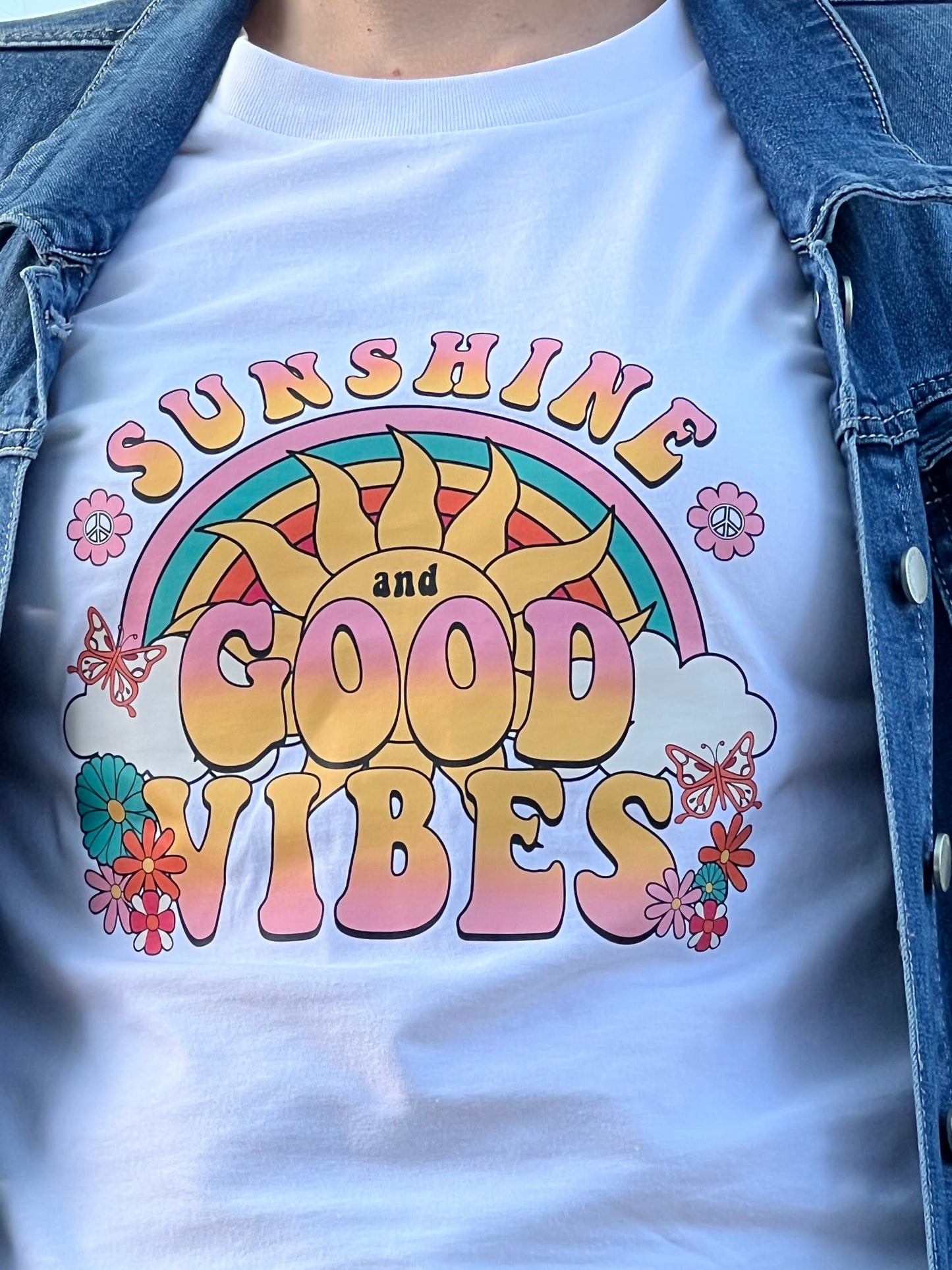 Sunshine and good vibes Unisex T-Shirt